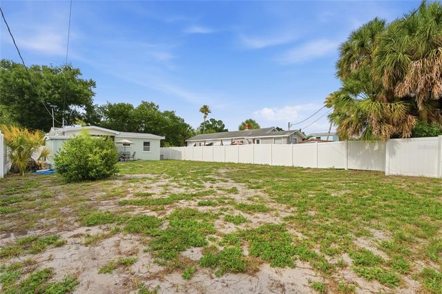 6810 4TH AVENUE N, St Petersburg, FL 33710