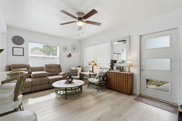 6810 4TH AVENUE N, St Petersburg, FL 33710