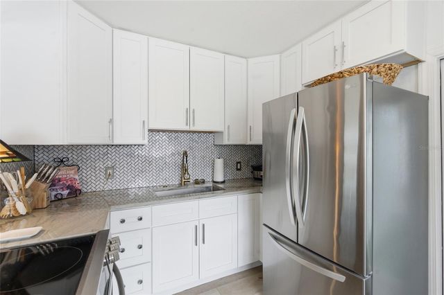 6810 4TH AVENUE N, St Petersburg, FL 33710