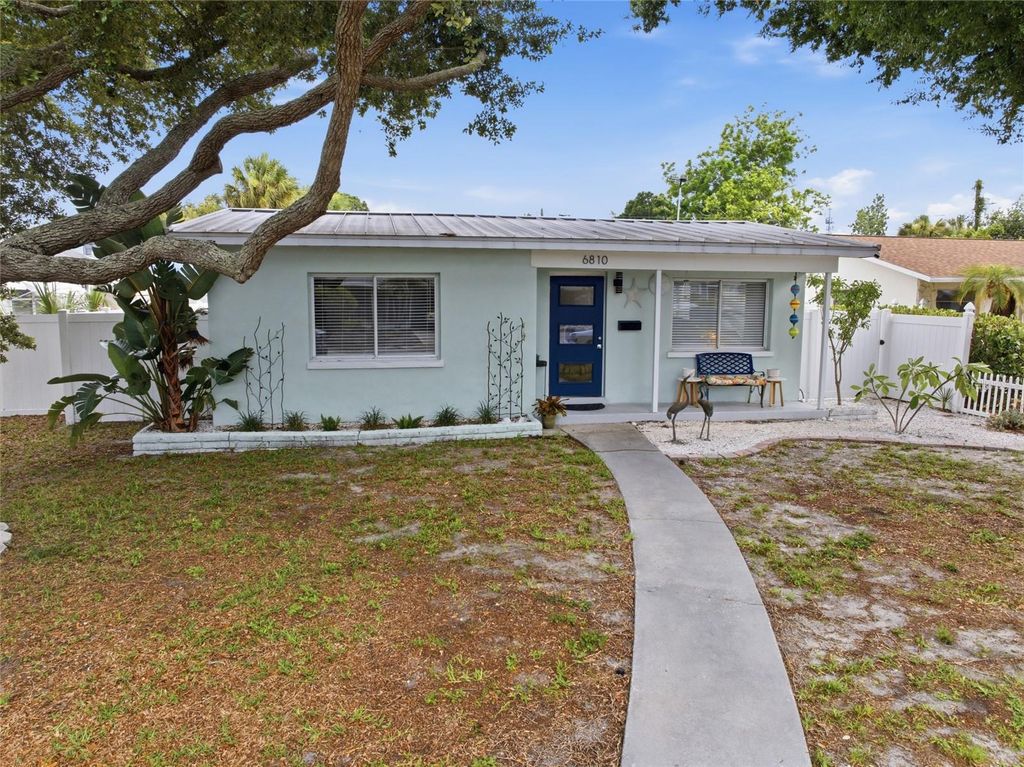 6810 4TH AVENUE N, St Petersburg, FL 33710