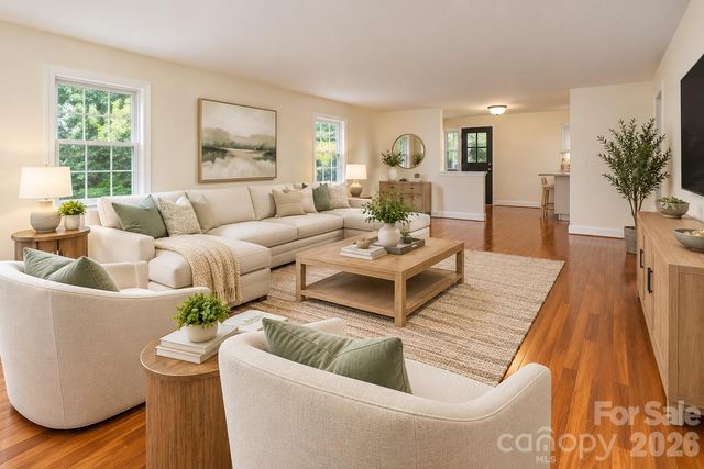 7400 Oakwood Lane, Charlotte, NC 28215