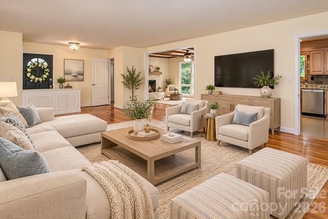 7400 Oakwood Lane, Charlotte, NC 28215