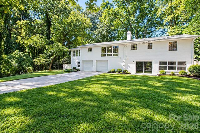 7400 Oakwood Lane, Charlotte, NC 28215
