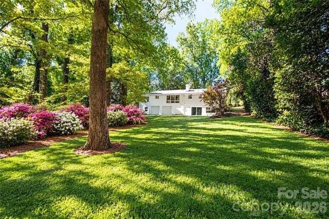 7400 Oakwood Lane, Charlotte, NC 28215