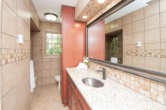 7400 Oakwood Lane, Charlotte, NC 28215