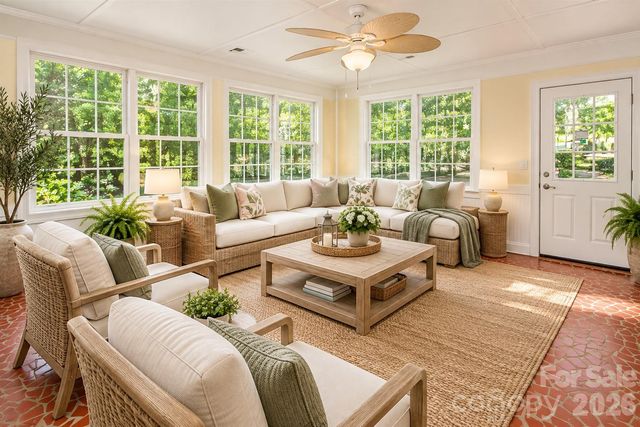 7400 Oakwood Lane, Charlotte, NC 28215