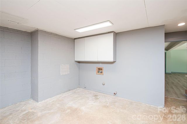 7400 Oakwood Lane, Charlotte, NC 28215