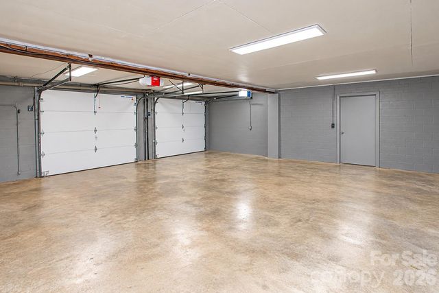 7400 Oakwood Lane, Charlotte, NC 28215