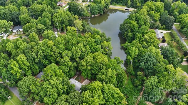 7400 Oakwood Lane, Charlotte, NC 28215