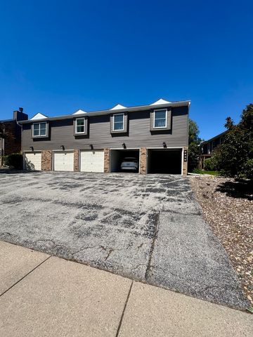 2430 E 51st Street C, Davenport, IA 52807
