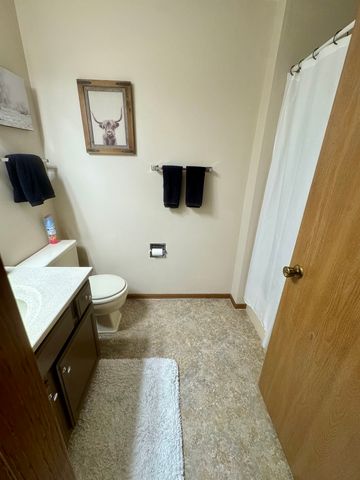 2430 E 51st Street C, Davenport, IA 52807