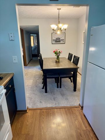 2430 E 51st Street C, Davenport, IA 52807