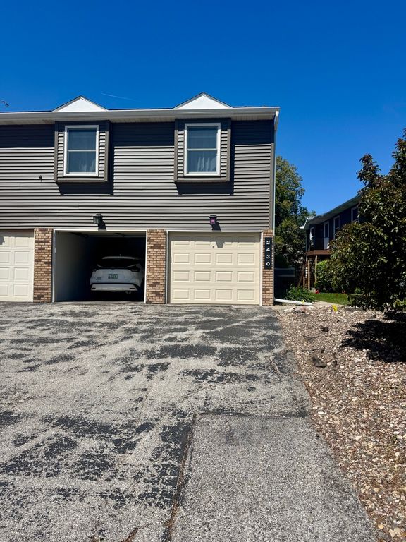 2430 E 51st Street C, Davenport, IA 52807