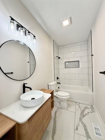 1946 Tuscany Drive SE, Altoona, IA 50009