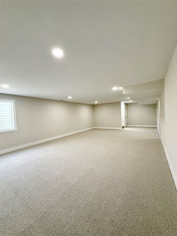 1946 Tuscany Drive SE, Altoona, IA 50009