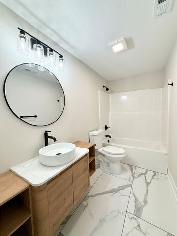 1946 Tuscany Drive SE, Altoona, IA 50009