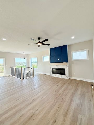 1946 Tuscany Drive SE, Altoona, IA 50009