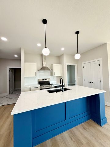 1946 Tuscany Drive SE, Altoona, IA 50009