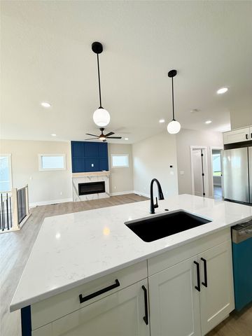 1946 Tuscany Drive SE, Altoona, IA 50009