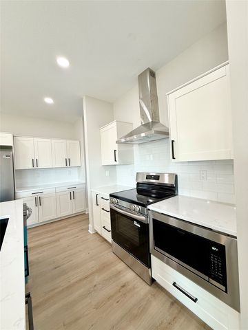 1946 Tuscany Drive SE, Altoona, IA 50009