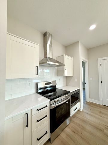 1946 Tuscany Drive SE, Altoona, IA 50009