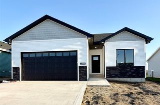 1946 Tuscany Drive SE, Altoona, IA 50009