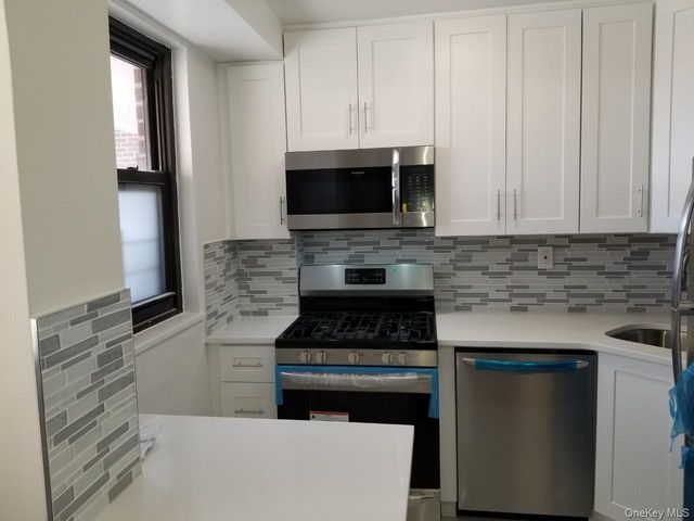 61-35 98th Street 17M, Rego Park, NY 11374