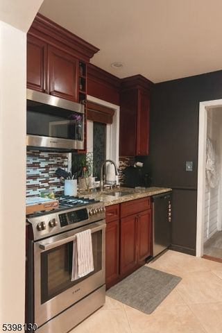 56 Gould St, Clifton City, NJ 07013