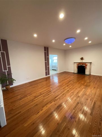 20619 Richland Avenue, Oakland Gardens, NY 11364