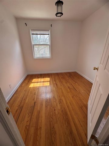 20619 Richland Avenue, Oakland Gardens, NY 11364