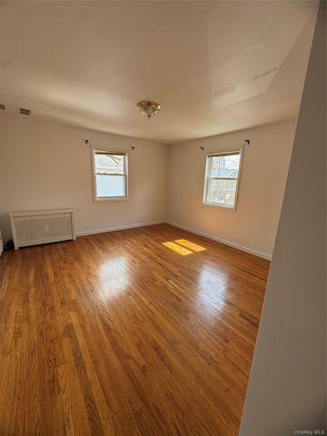 20619 Richland Avenue, Oakland Gardens, NY 11364
