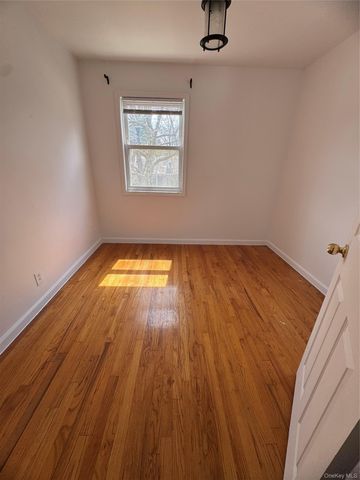 20619 Richland Avenue, Oakland Gardens, NY 11364