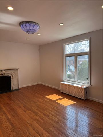 20619 Richland Avenue, Oakland Gardens, NY 11364