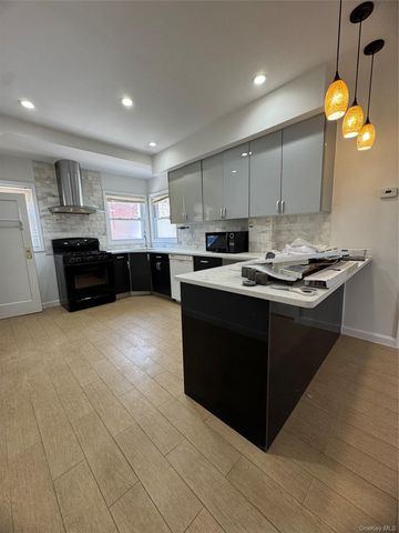20619 Richland Avenue, Oakland Gardens, NY 11364