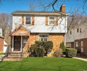 20619 Richland Avenue, Oakland Gardens, NY 11364