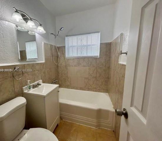 2023 NE 169th St, North Miami Beach, FL 33162