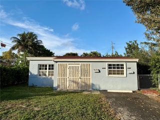 2023 NE 169th St, North Miami Beach, FL 33162