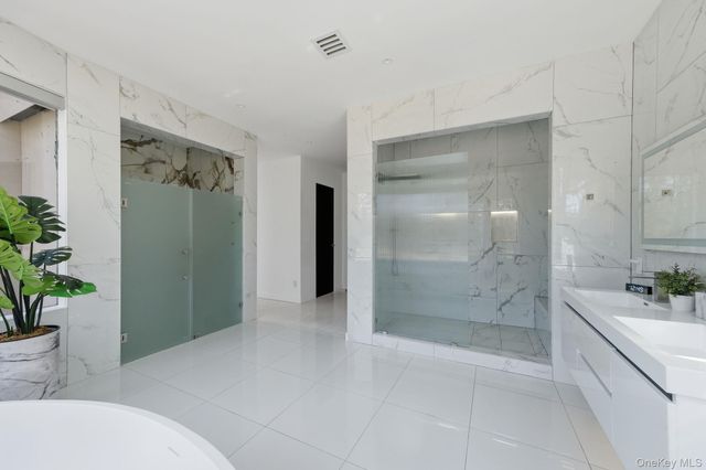 31 Chestnut Hill Drive, Upper Brookville, NY 11771