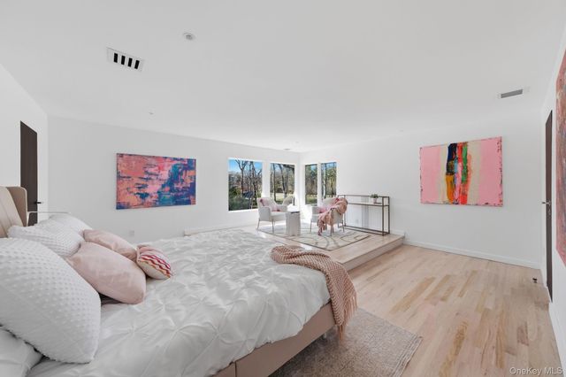 31 Chestnut Hill Drive, Upper Brookville, NY 11771