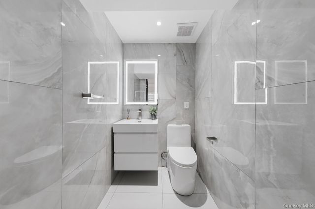 31 Chestnut Hill Drive, Upper Brookville, NY 11771