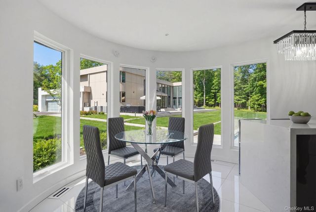 31 Chestnut Hill Drive, Upper Brookville, NY 11771