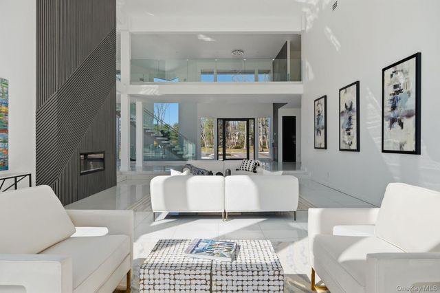 31 Chestnut Hill Drive, Upper Brookville, NY 11771