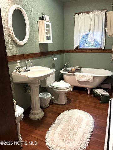 12369 Lagoon Drive, Curtice, OH 43412