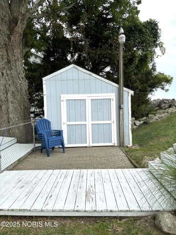 12369 Lagoon Drive, Curtice, OH 43412