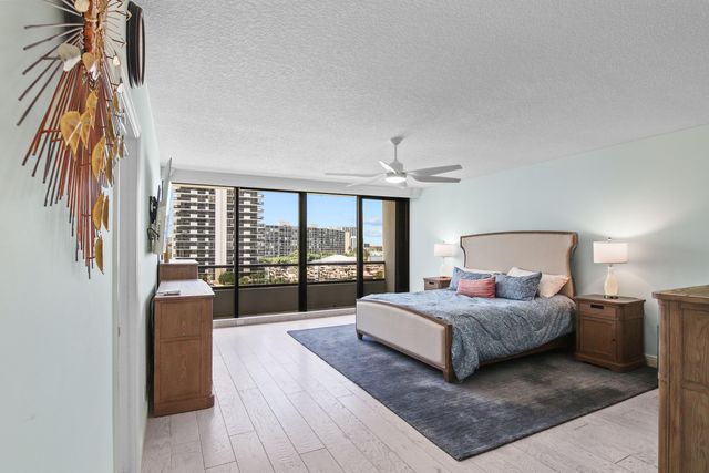 100 Lakeshore Drive 458, North Palm Beach, FL 33408