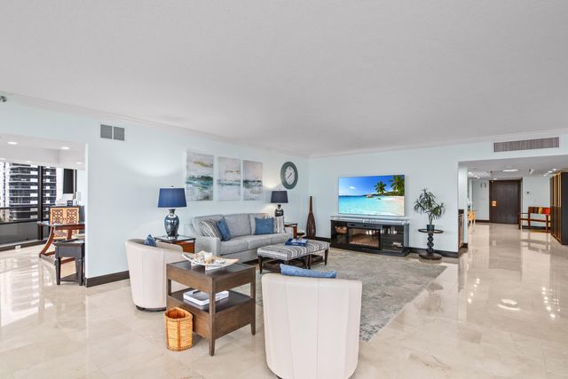 100 Lakeshore Drive 458, North Palm Beach, FL 33408
