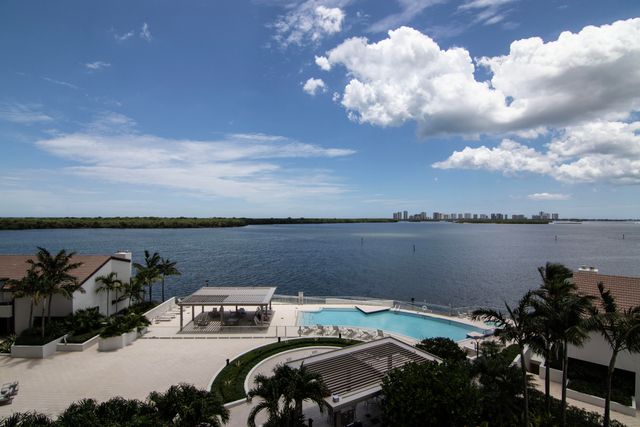 100 Lakeshore Drive 458, North Palm Beach, FL 33408