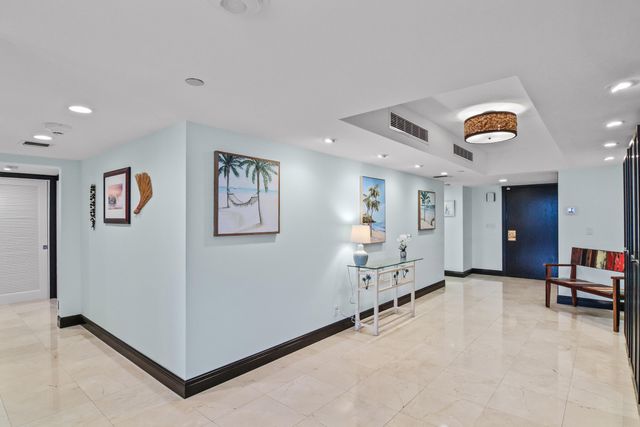 100 Lakeshore Drive 458, North Palm Beach, FL 33408