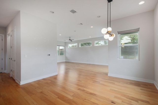 7013 Boyle DR, Austin, TX 78724