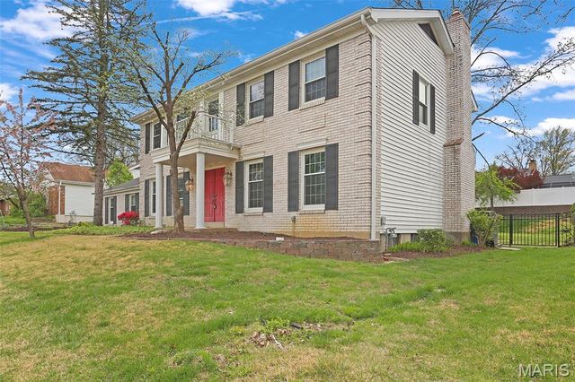 1917 Dovercliff Court, Chesterfield, MO 63017